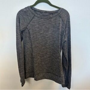 Lululemon long sleeve top 8